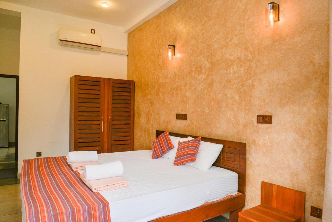Yehen'S Villa Unawatuna Esterno foto