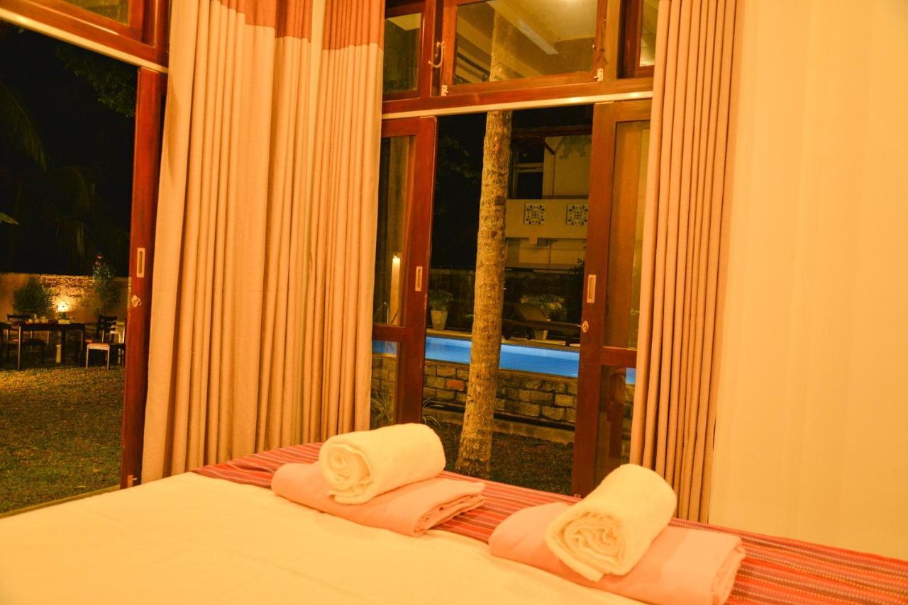 Yehen'S Villa Unawatuna Esterno foto